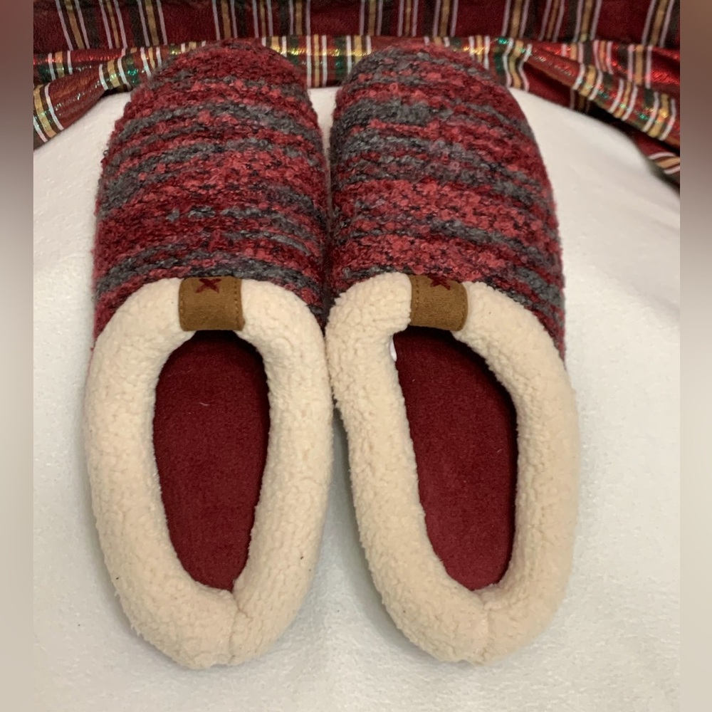 NWOT DEARFOAMS FAUX FUR SLIPPERS - SZ MED 7-8